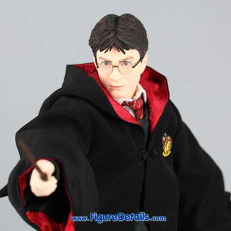 Harry Potter Action Figure with Gryffindor House Robe Review - Medicom Toy RAH 8
